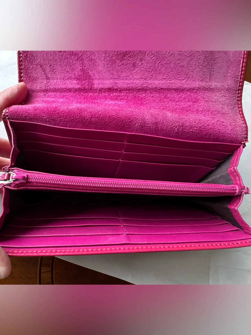 Gucci Patent Microguccissima Nice Wallet in Fuchsia, - Picture 7 of 11